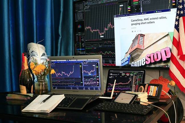 解锁新市场！梅州观赏鱼 “游” 进马来西亚